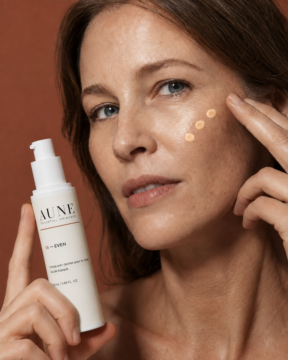 06 — EVEN | Crème anti-taches pour le visage à l'acide kojique