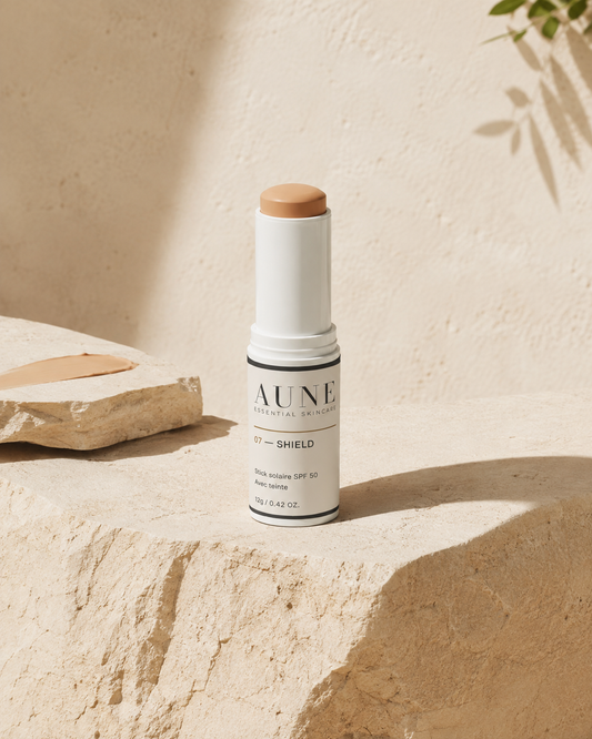 07 — SHIELD | Stick solaire SPF50 avec teinte